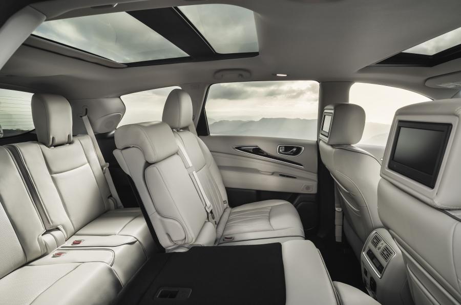 Интерьер Infiniti QX60 3.5 (L50) 2016 года  (фото 20 из 34)